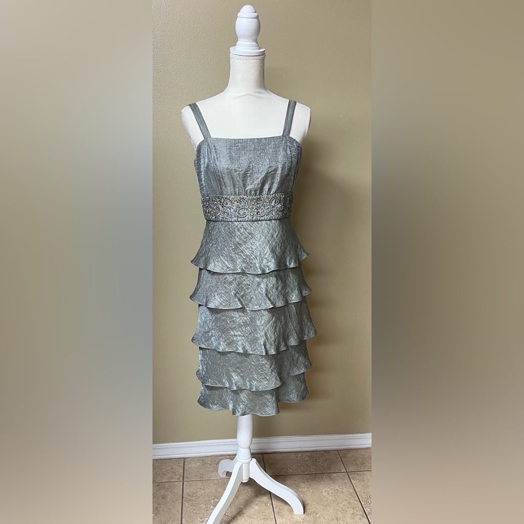R&M Richards Formal Tiered Dress Metallic Gray Sz 8